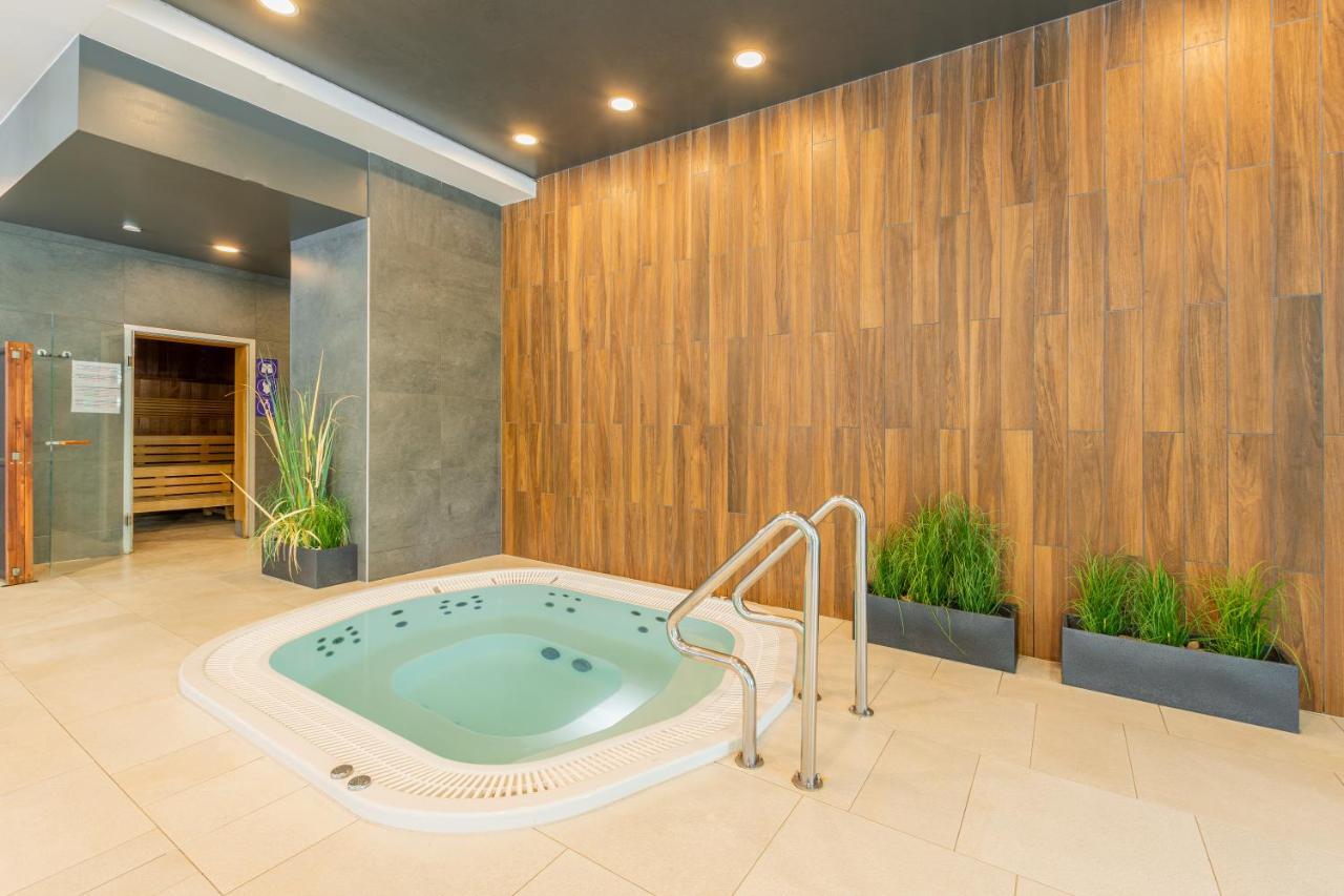 Pool & Leisure Apartament Polanki Park コウォブジェク エクステリア 写真